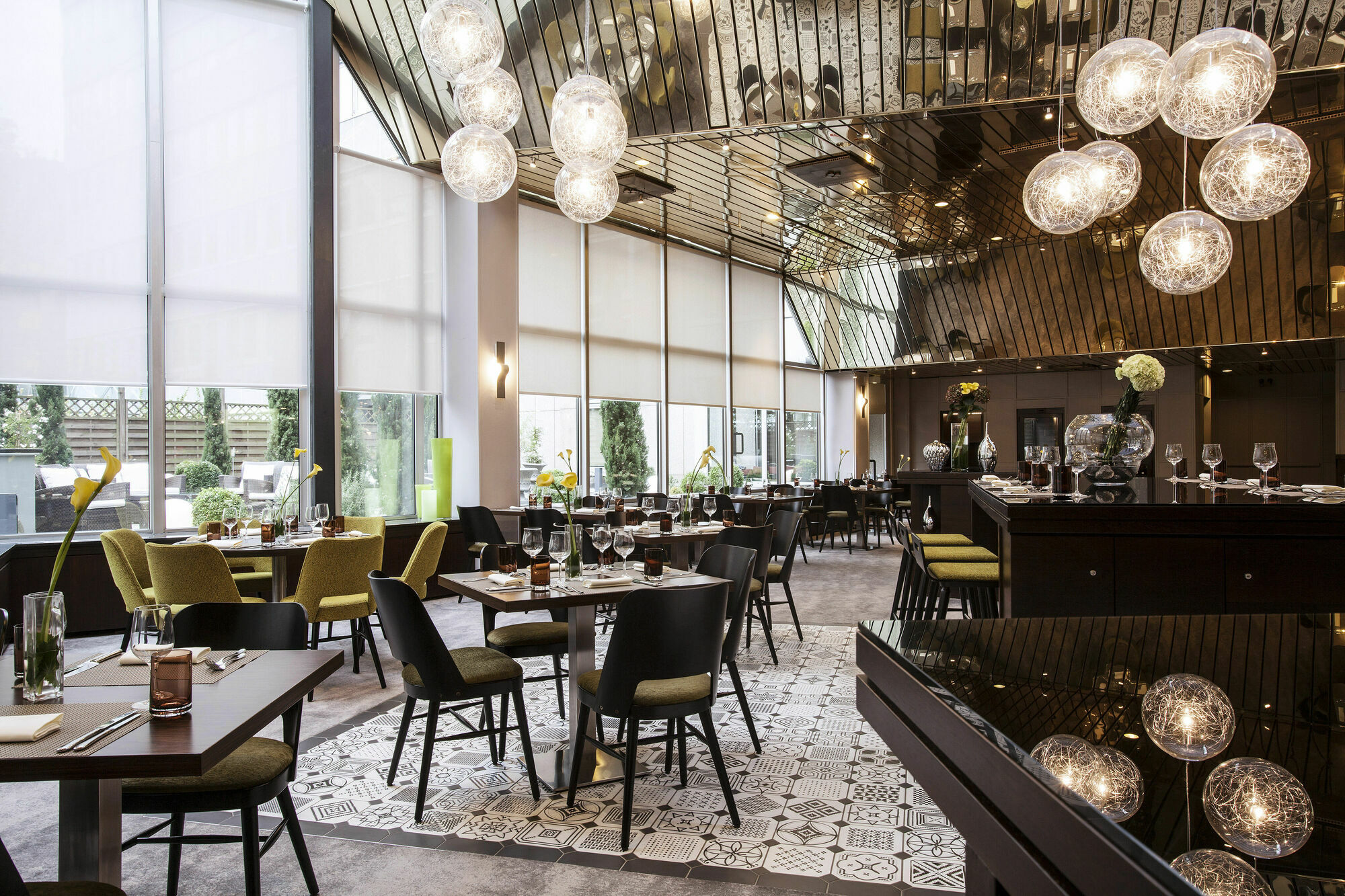 Renaissance Duesseldorf Hotel Exterior photo